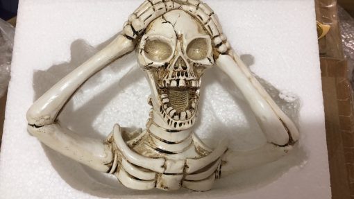 Personality Screaming Skull Statue Pendant Garden Skeleton Halloween Decoration TurboTech Co 5